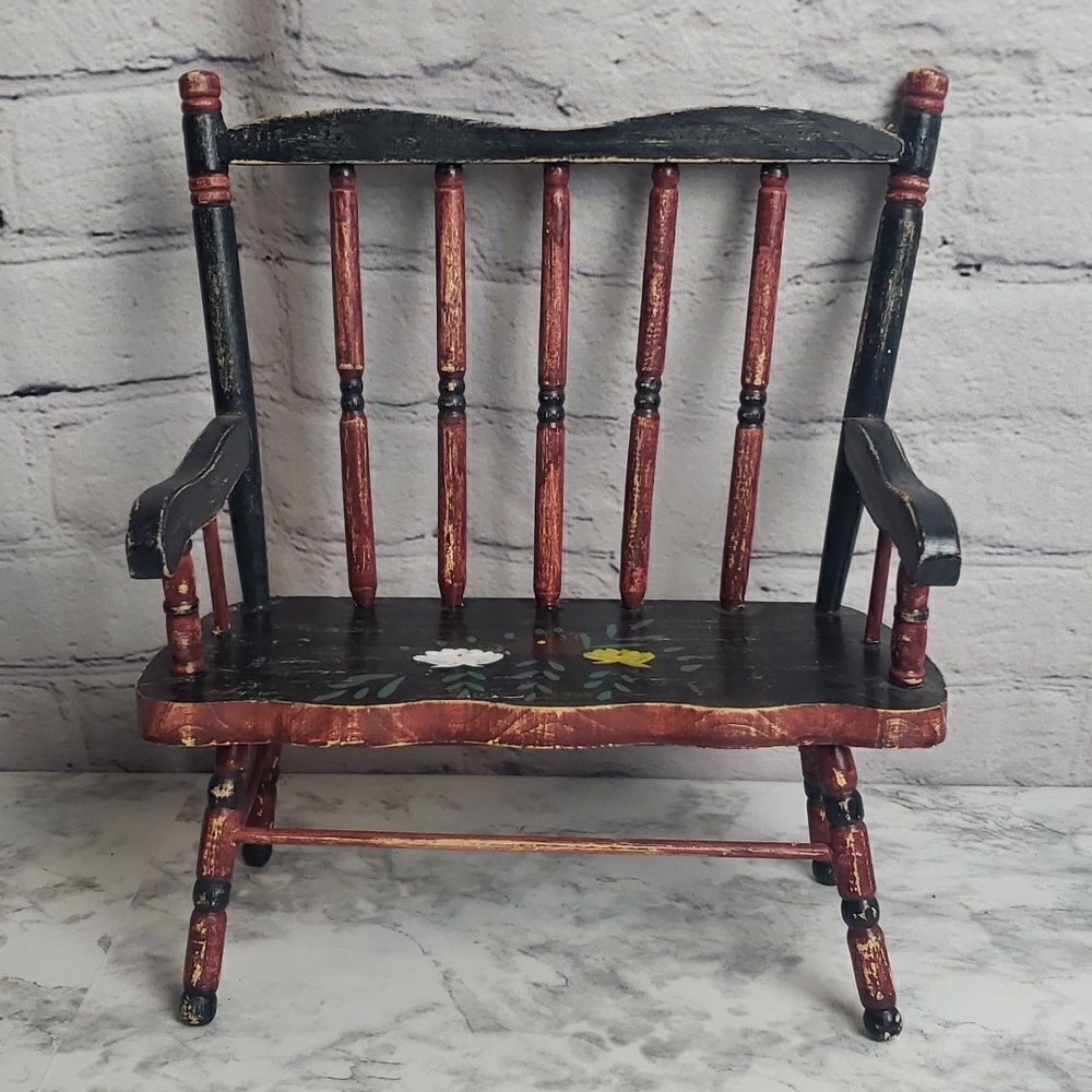 ‎Handpainted Vintage Primitive Mini Chair